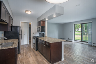 Interior Photo - Interlachen Court