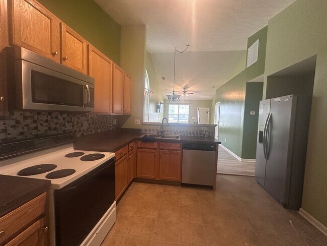 Building Photo - Bannon Crossings 3-bed, 2-bath Ranch