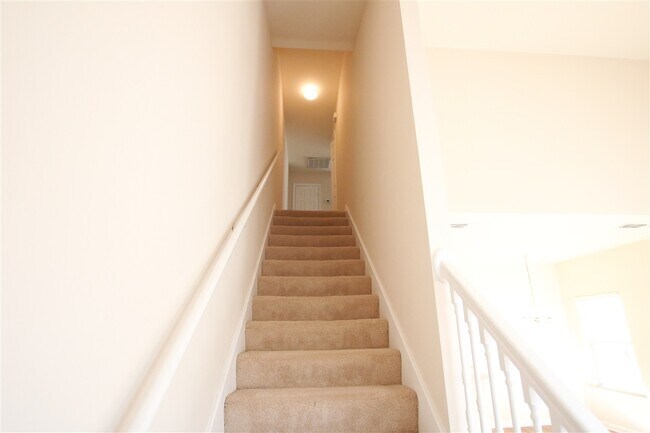 Building Photo - 2267 Pine Landing Ct
