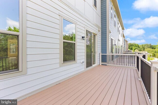 Building Photo - 6230 Folly Ln