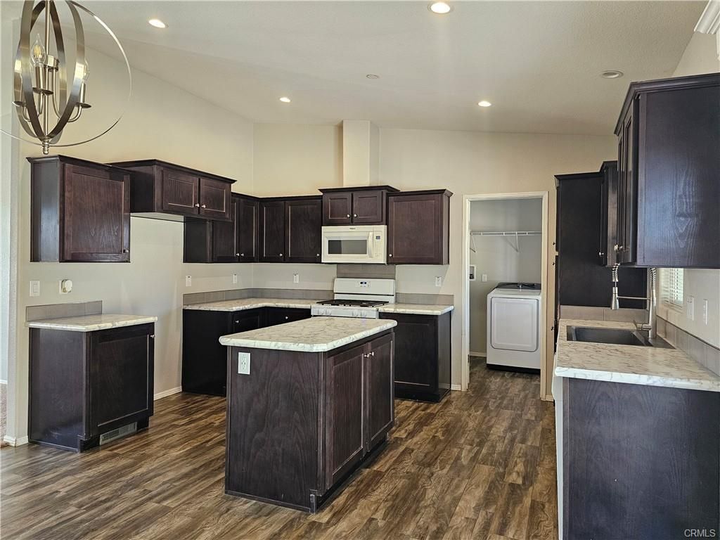 Building Photo - 21197 Mazie