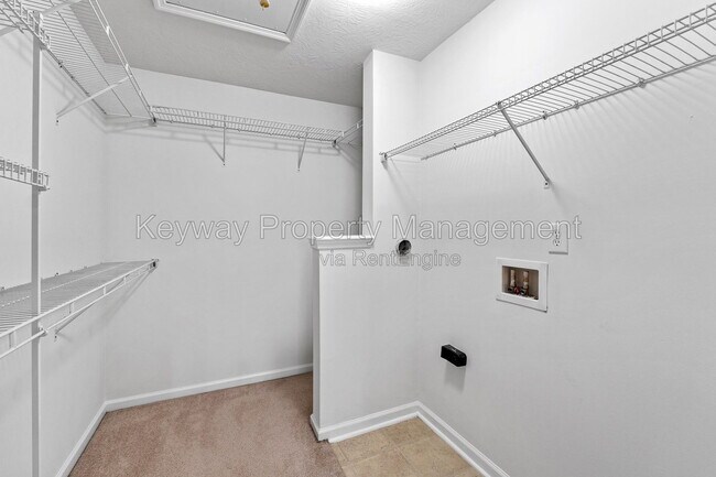 Building Photo - 130 Bennington Ln