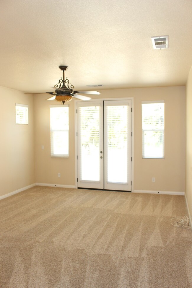 Building Photo - 14910 Via Messina Dr