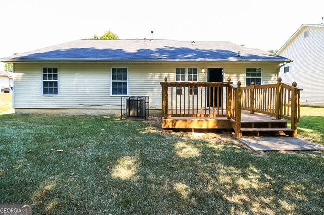 Building Photo - 6695 Emerald Pointe Cir