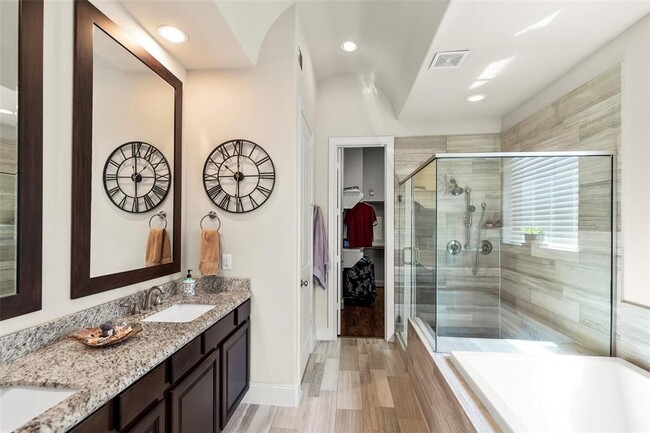 Building Photo - 2318 Hutchins St