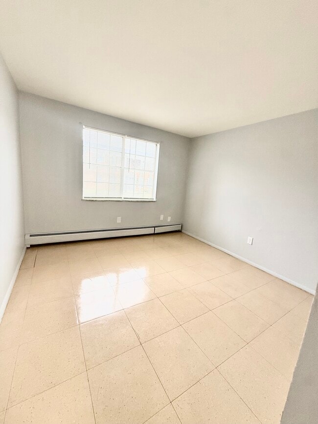 Building Photo - 2971 Four Towers Dr