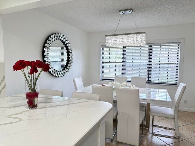 Building Photo - 152 Weybridge Cir