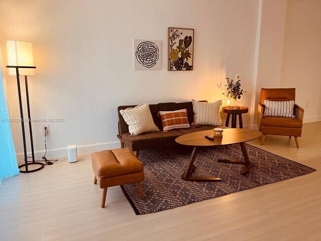 Building Photo - 120 Douglas Rd