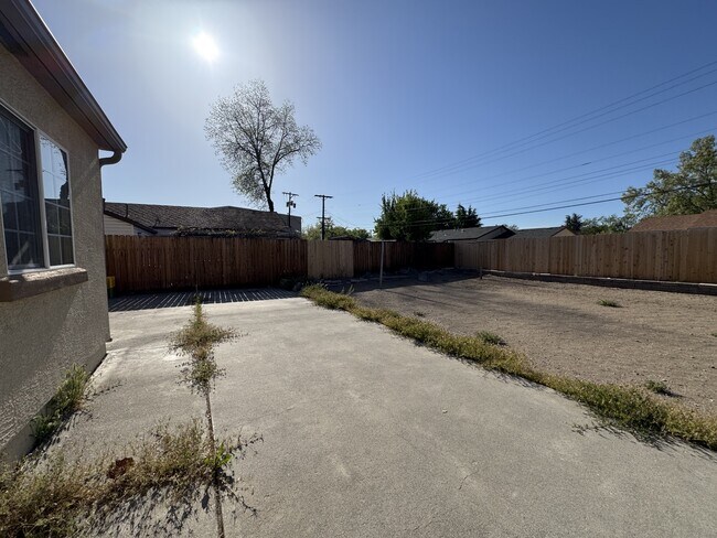Building Photo - 289 Sawyer Way