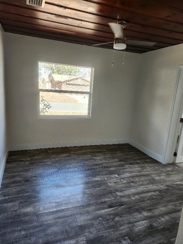 Building Photo - 1335 E Bay St