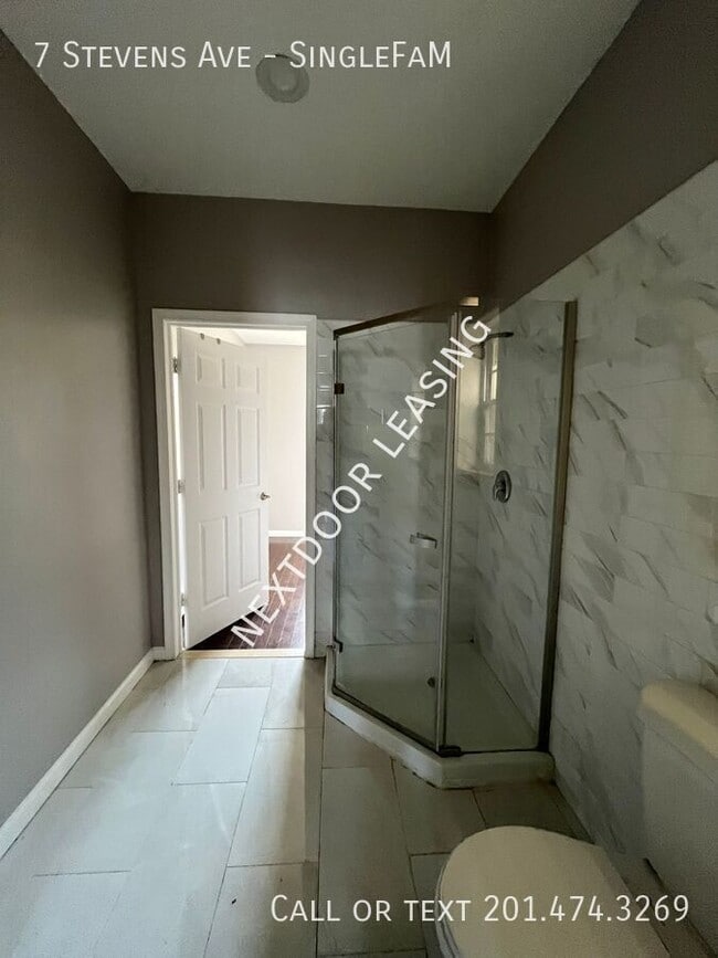 Building Photo - 7 Stevens Ave