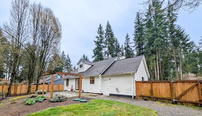 Building Photo - 115 E Jonathan Rd