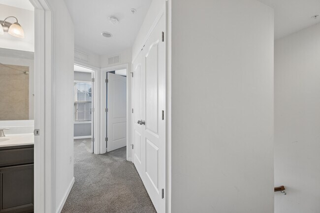 Building Photo - 6228 Newport Pl