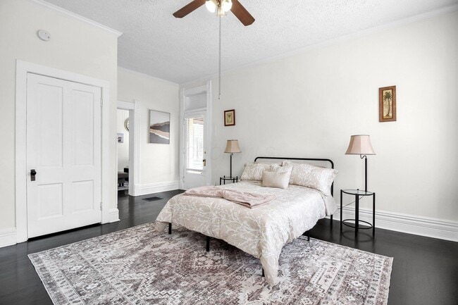 Building Photo - 174 Reinhard Ave