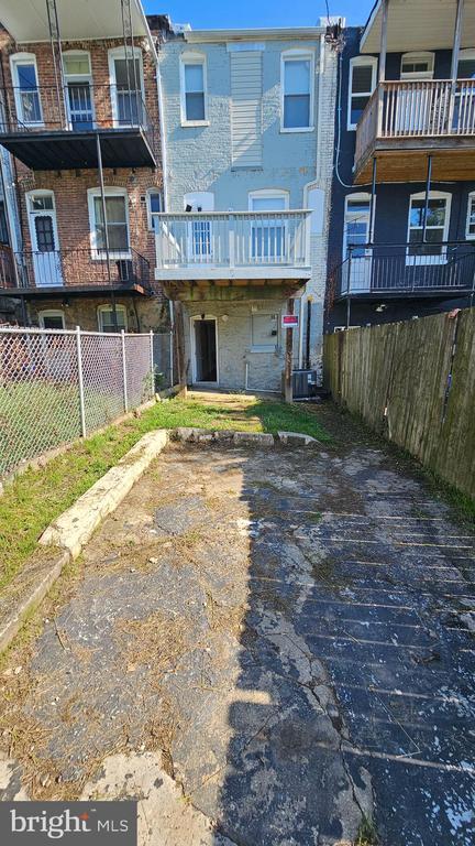 Building Photo - 2805 Erdman Ave