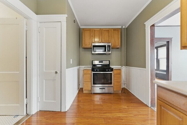 Building Photo - 466 Locust St