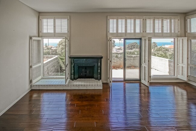 Building Photo - REMODELED, SPACIOUS & BRIGHT OCEAN-FACING CONDO IN BEAUTIFUL COMPLEX PERCHED ABOVE HOLLYWOOD RIVI...