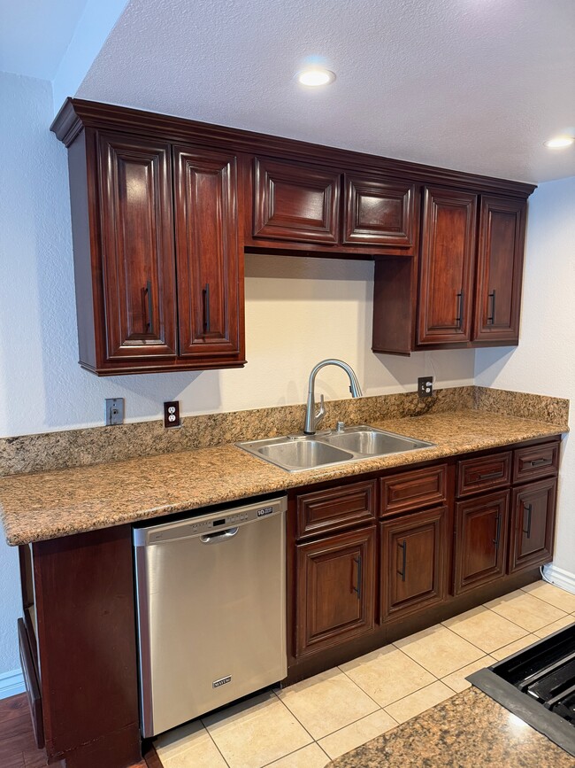 Building Photo - 20279 Green Hill Ln