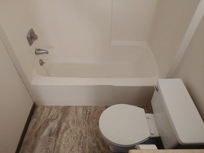 Building Photo - $925 | 1 Bedroom, 1 Bathroom Apartment | N...