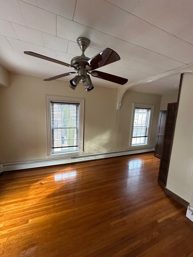 Building Photo - 51 Granville Ave