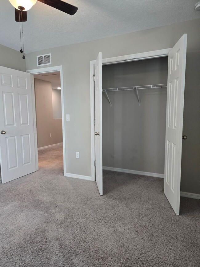 Building Photo - Lakeland 5 Bedroom 3 Bath