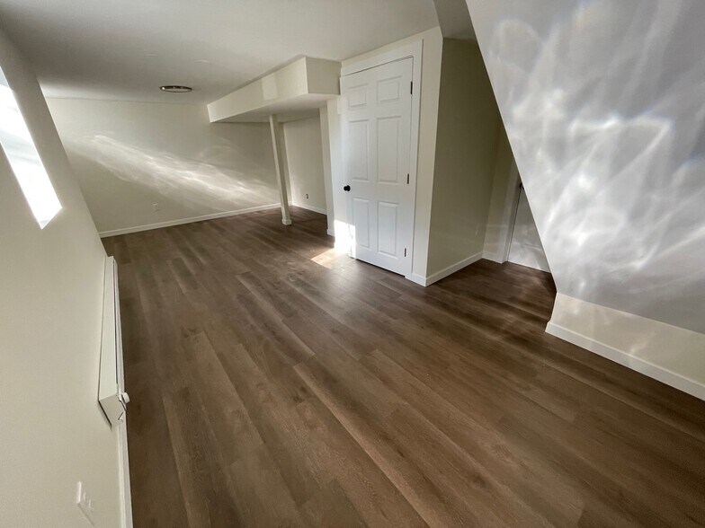 Bedroom 3/Extra Living space/Family Room - 776 Dayton Ave