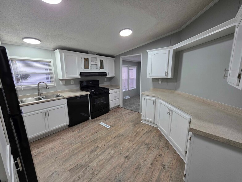 Building Photo - 3701 Juniper St