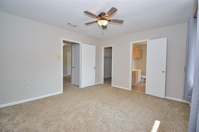 Building Photo - 2203 Friarwood Trail