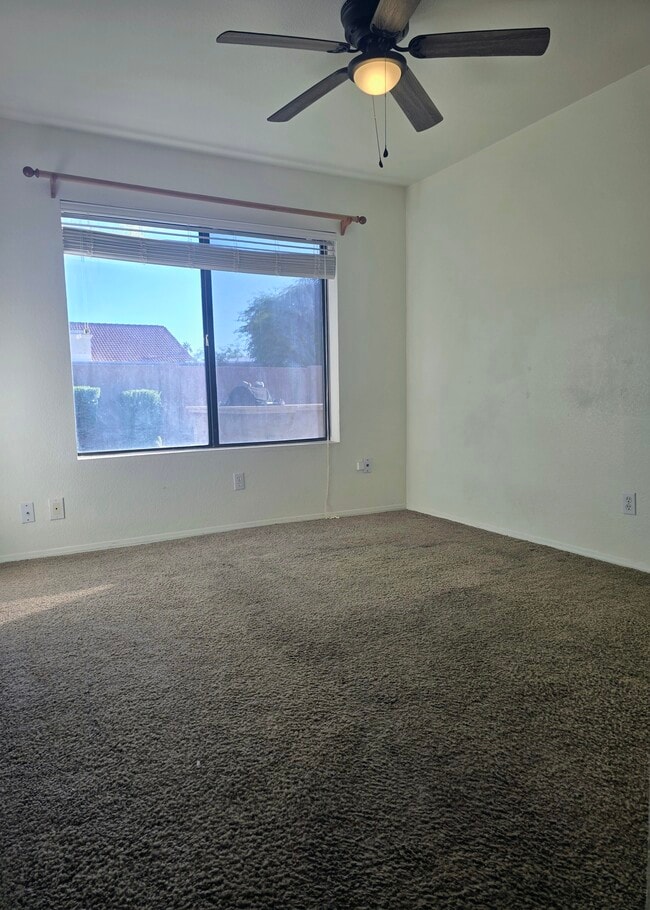 Building Photo - 1827 E Manhatton Dr