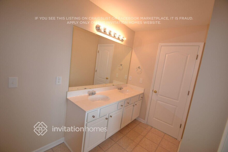 Building Photo - 1383 Sandrock Ln SW