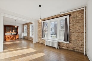 Building Photo - 3018 W Schubert Ave