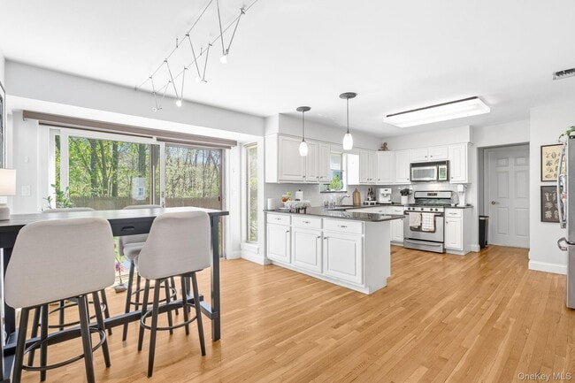 Building Photo - 26 Devonshire Dr