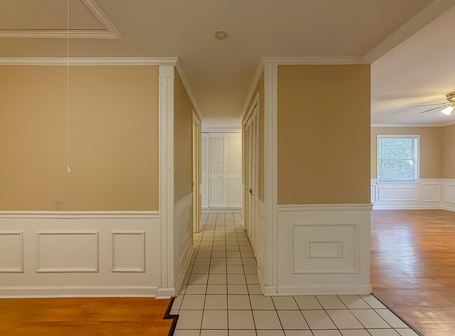 Building Photo - 514 Glenview Dr