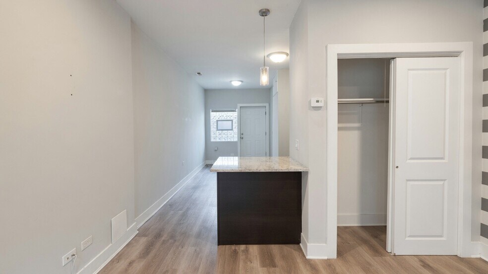 Building Photo - 4004 N Bell Ave