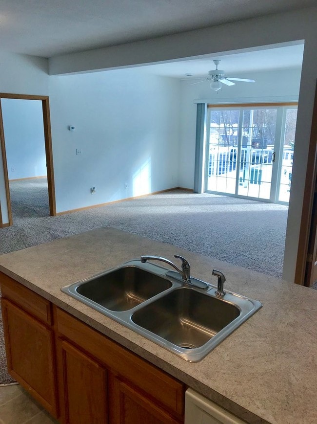 Building Photo - Coral Ridge Apartments