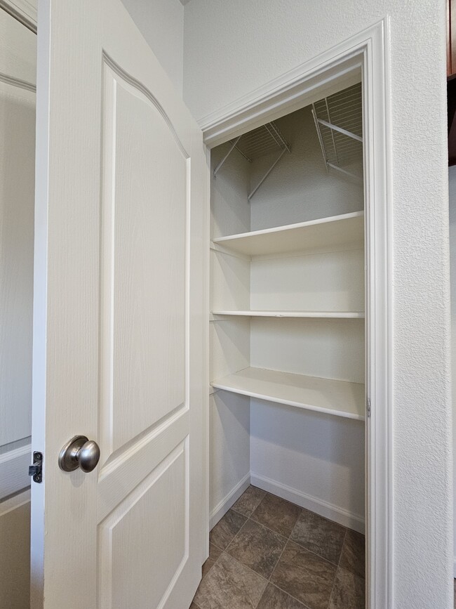 Building Photo - 8 Halsey Pl