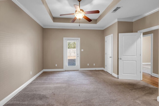 Building Photo - 13727 Foxhill Drive