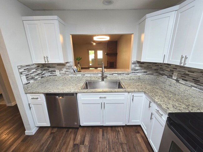Building Photo - Deland  - 2 Bedroom, 2 Bathroom -  $1,695.00