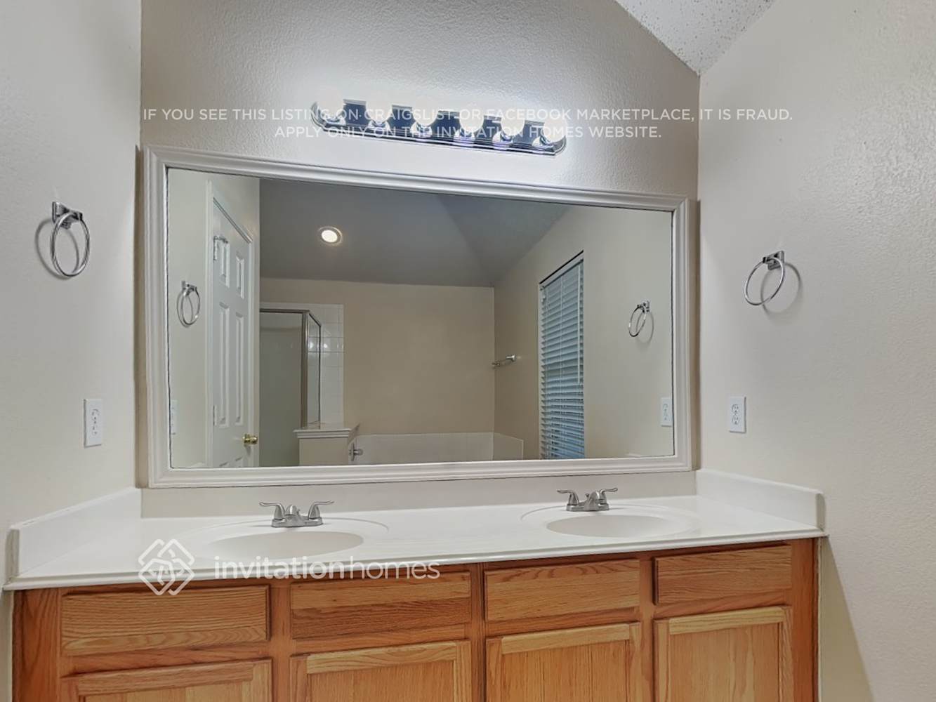 Building Photo - 2003 Walnut Hills Ln