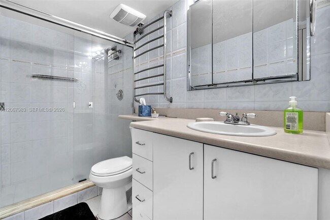 Building Photo - 2030 S Ocean Dr