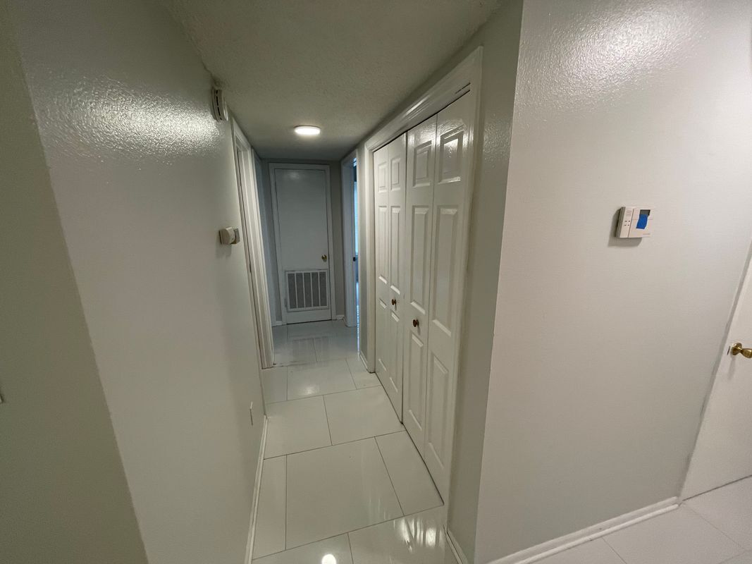 Building Photo - 390 Guzzardo Ln