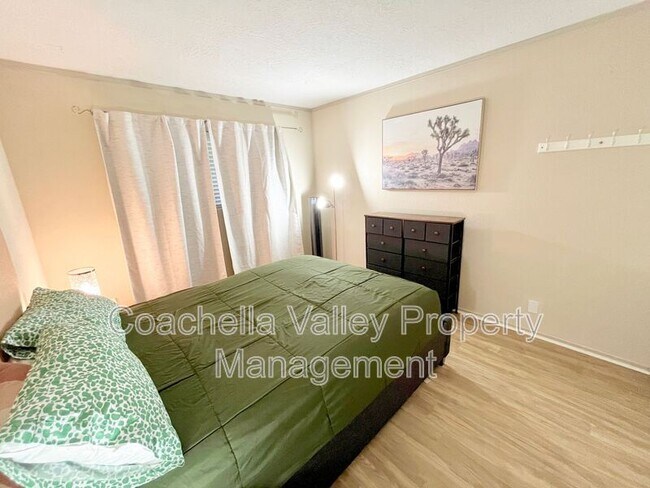 Building Photo - 2860 N Los Felices Rd