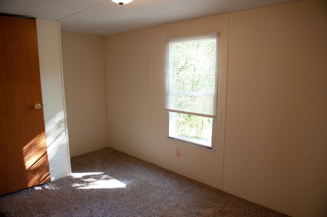 Building Photo - 6013 Briarwood Dr