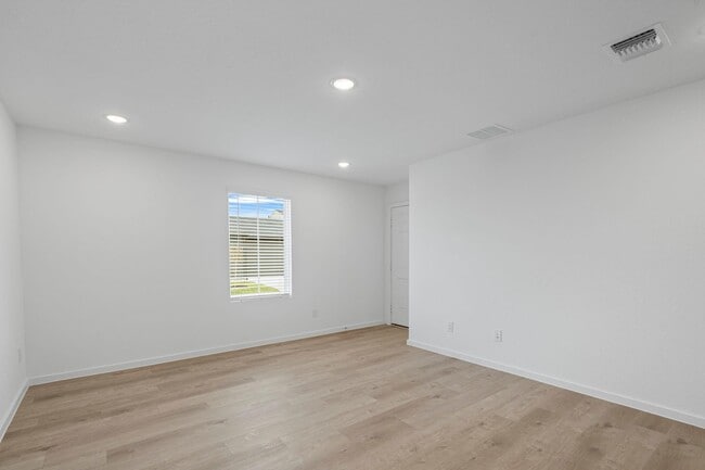 Building Photo - 30530 Wolfburn St