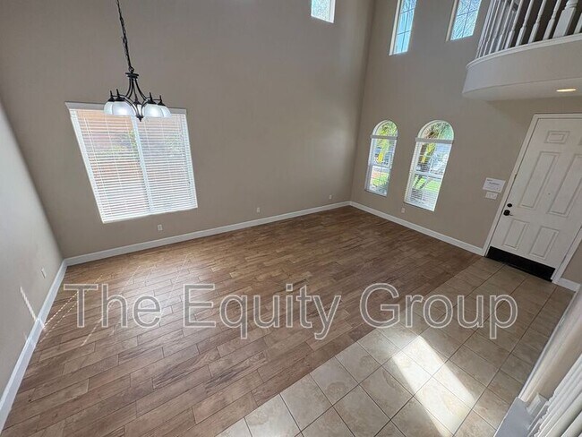 Building Photo - 3116 W Buena Vista Ave