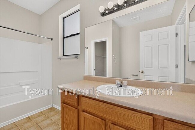 Building Photo - 4209 Ridgeway Ct