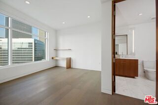 Building Photo - 1 W Century Dr
