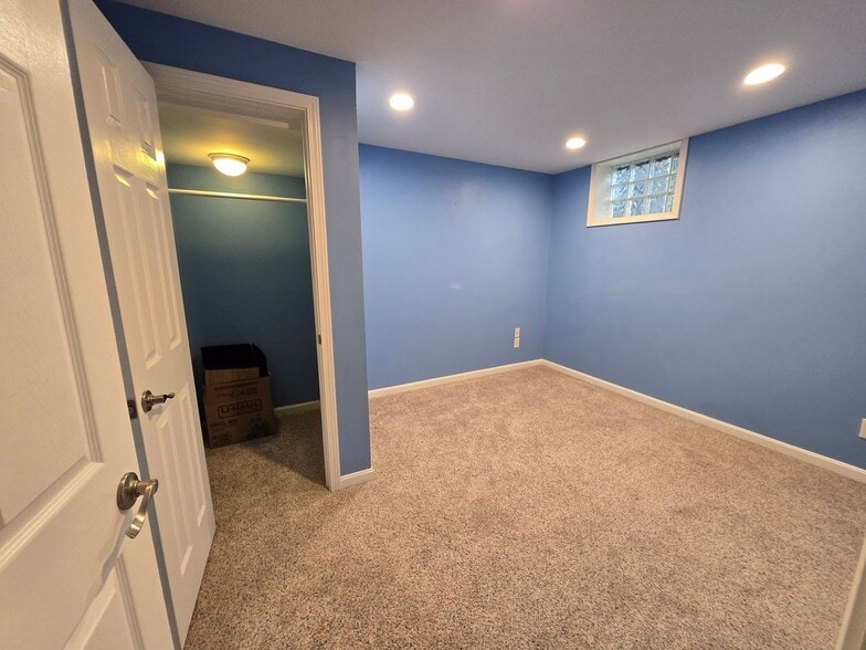 Building Photo - 929 Weninger Cir