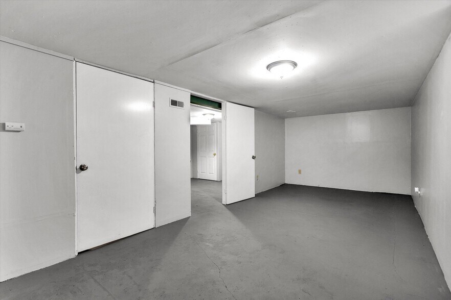 Building Photo - 10063 Diamond Dr