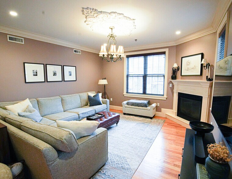 Primary Photo - 95 Dix St